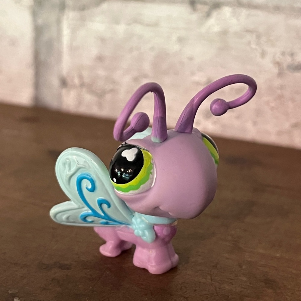 Littlest Pet Shop LPS Purple Butterfly #478 Clover‎ Green Eyes